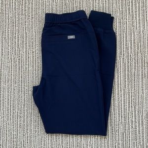 FIGS Men’s jogger scrub pants